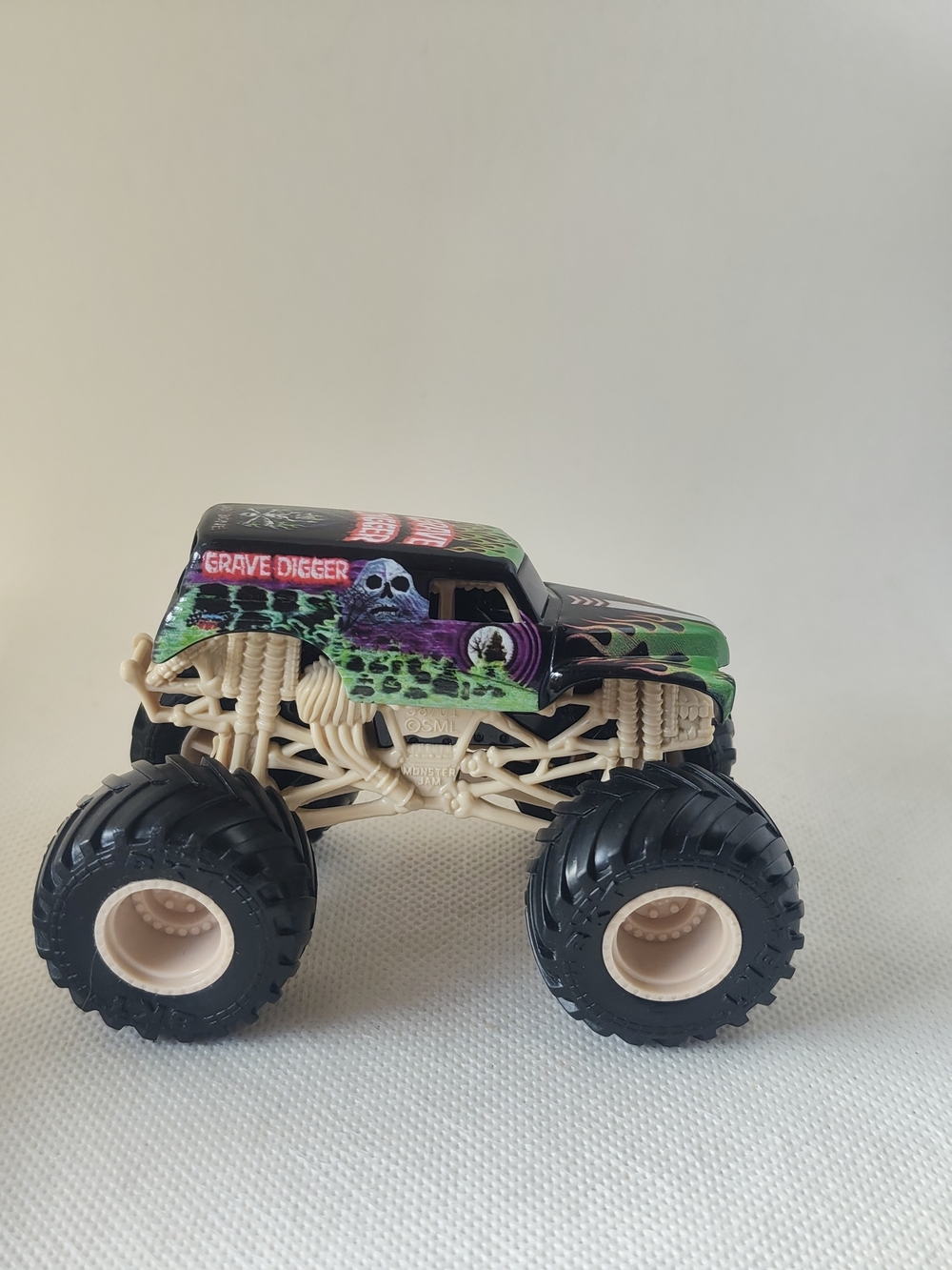 3/$25💙Hot Wheels Monster Jam Bad to the Bone GRAVE DIGGER Monster Truck